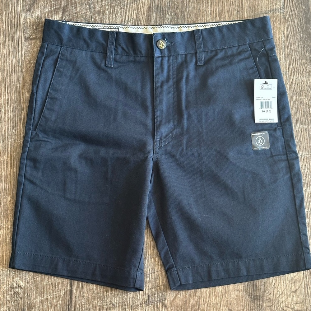 NWT - Volcom Dark Blue Flat Front Shorts Men’s Size 30 Modern Fit